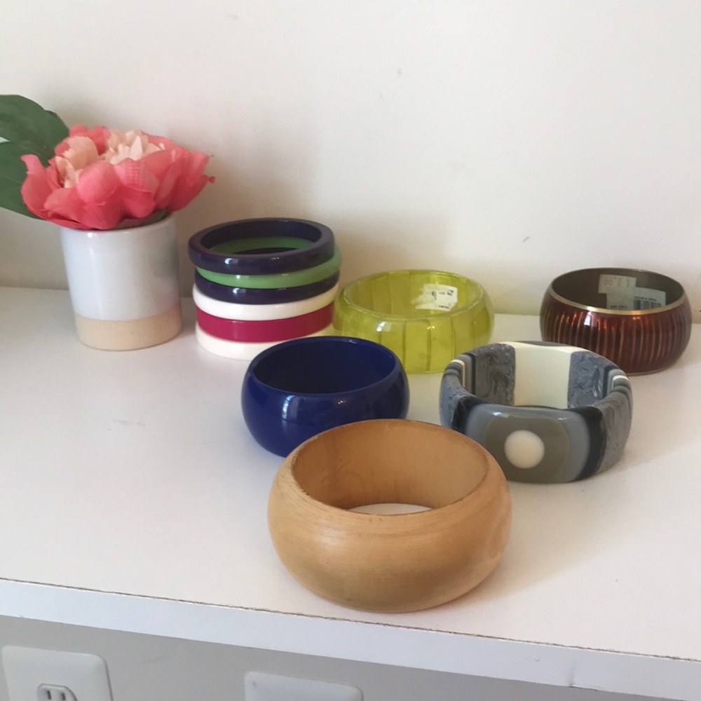 A lot of colorful bangels